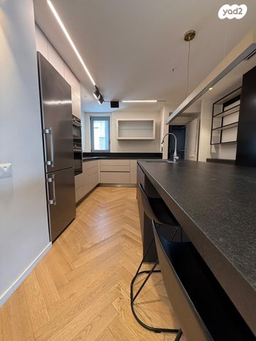 דירה, אנצו סירני, גבעת הרמבם, גבעתיים