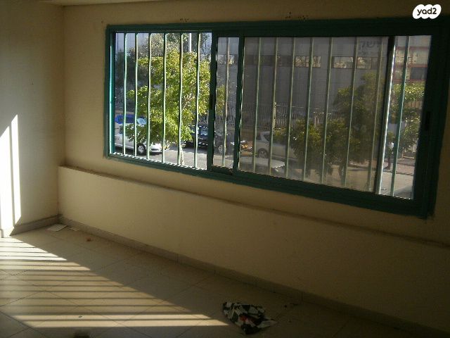 חנויות/ שטח מסחרי, לזרוב, מב"ת מערב, אזור תעשייה חדש, ראשון לציון