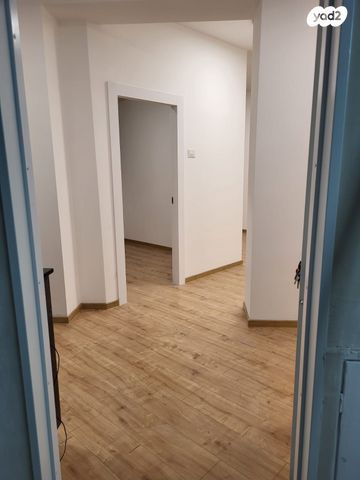 משרדים, הרצל 75, שכונת בן גוריון, מרכז העיר ג', רמת גן