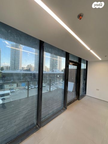 משרדים, שושנה דמארי, משכנות האומנים, קרית מוצקין