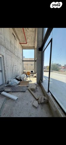 חנויות/ שטח מסחרי