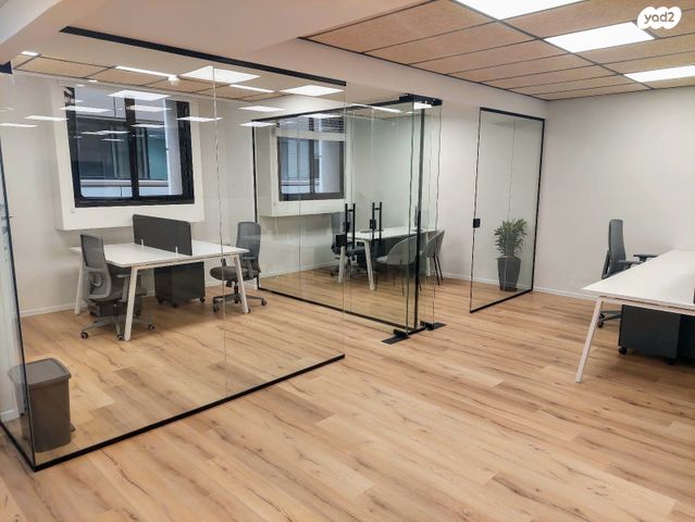 משרדים, יגאל אלון, נחלת יצחק, תל אביב יפו