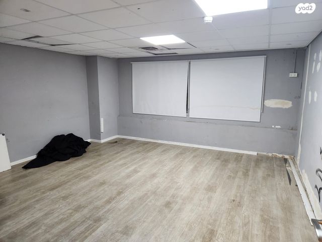 חנויות/ שטח מסחרי, לזרוב, מב"ת מערב, אזור תעשייה חדש, ראשון לציון