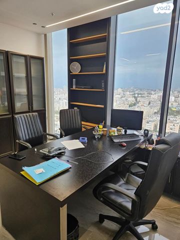 משרדים, הרב ניסנבאום 37, בת ים