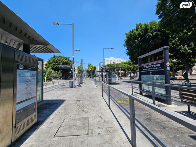 חנויות/ שטח מסחרי, שדרות ירושלים, מכללת תל אביב יפו, דקר, תל אביב יפו