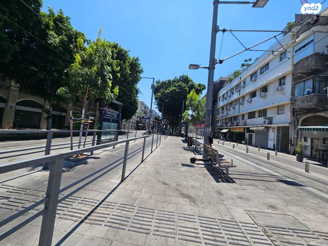 חנויות/ שטח מסחרי, שדרות ירושלים, מכללת תל אביב יפו, דקר, תל אביב יפו