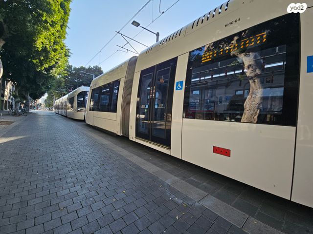 חנויות/ שטח מסחרי, שדרות ירושלים, מכללת תל אביב יפו, דקר, תל אביב יפו