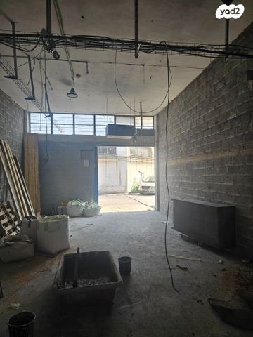 אזור תעשיה ב