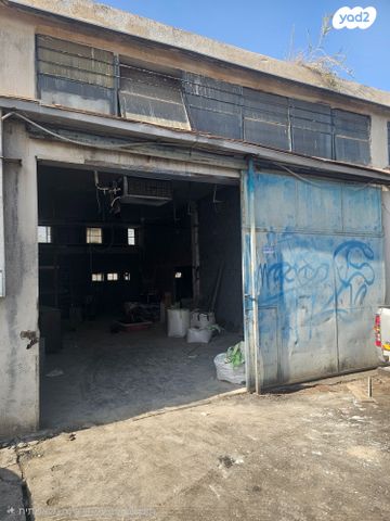 מבני תעשיה, אזור תעשיה ב, חולון