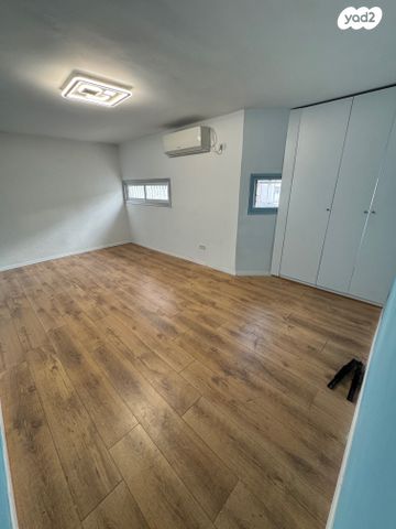 סטודיו, אורנים 1, גבעת שמואל