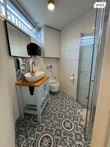 סטודיו, אורנים 1, גבעת שמואל