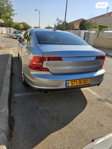 וולוו S90