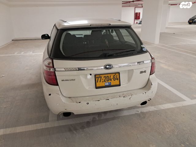 סובארו B4/לגאסי