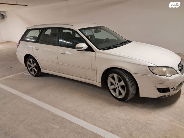 סובארו B4/לגאסי