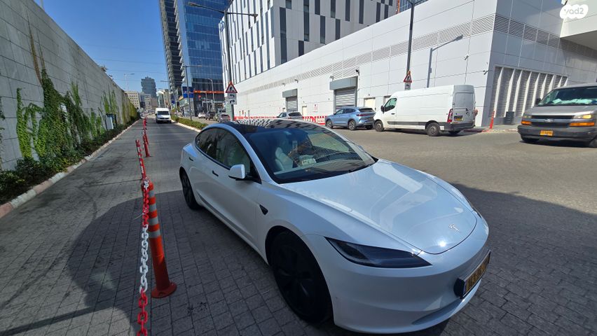 מודעת רכב טסלה מודל 3