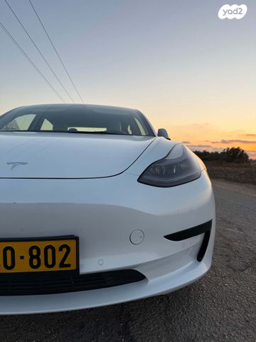 מודעת רכב טסלה מודל 3