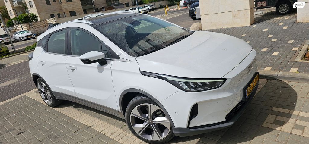 מודעת רכב ג׳ילי Geometry C