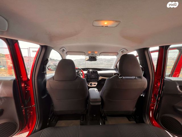 טויוטה פריוס