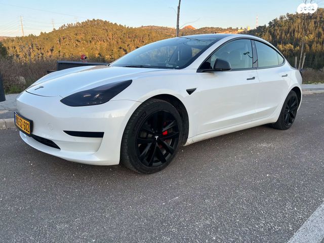 מודעת רכב טסלה מודל 3