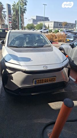 מודעת רכב טויוטה bZ4X