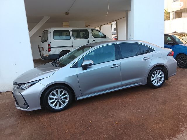 טויוטה קורולה