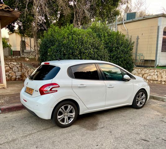 מודעת רכב פיג'ו 208