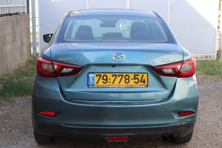 מודעת רכב מאזדה 2