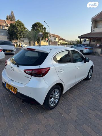 מודעת רכב מאזדה 2