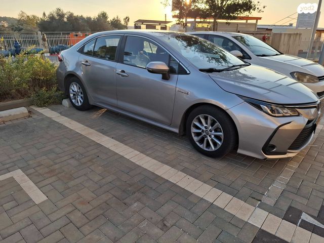 טויוטה קורולה