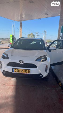 מודעת רכב טויוטה יאריס קרוס