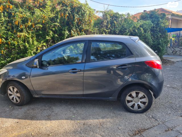 מודעת רכב מאזדה 2