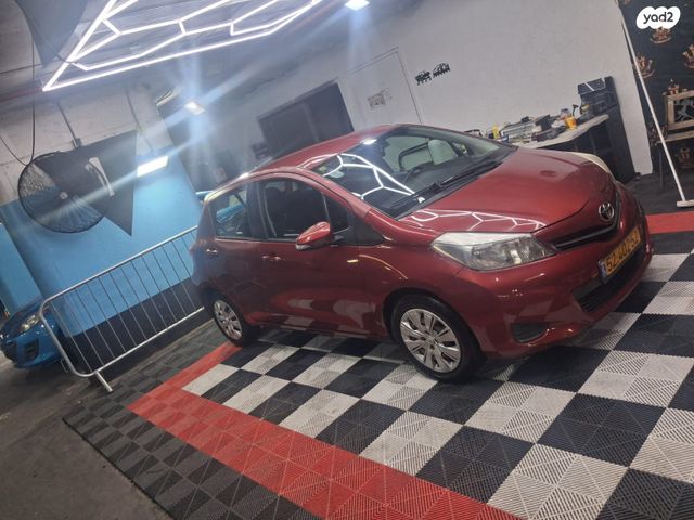 טויוטה יאריס