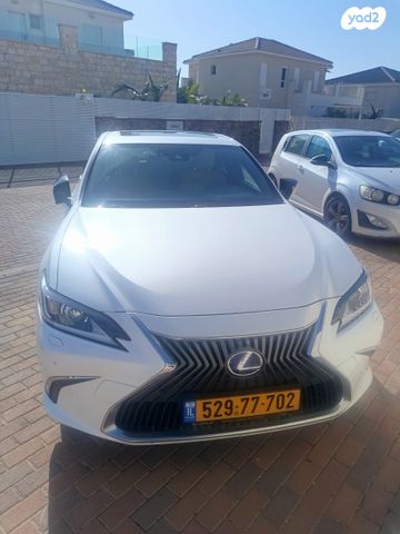 מודעת רכב לקסוס ES