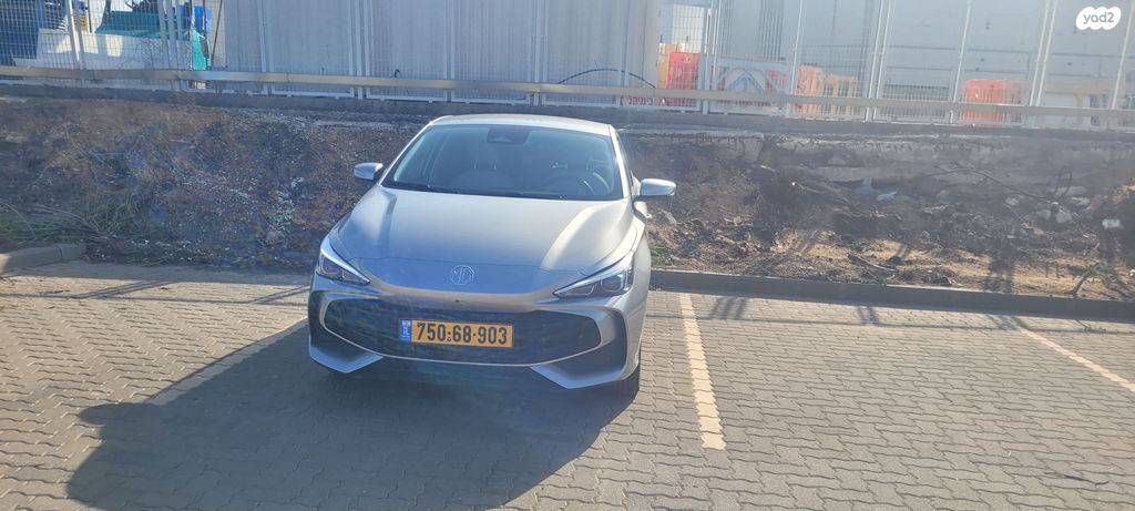 מודעת רכב אם ג'י MG3
