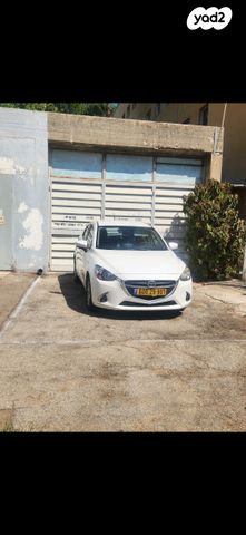 מודעת רכב מאזדה 2
