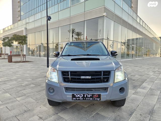 איסוזו די-מקס