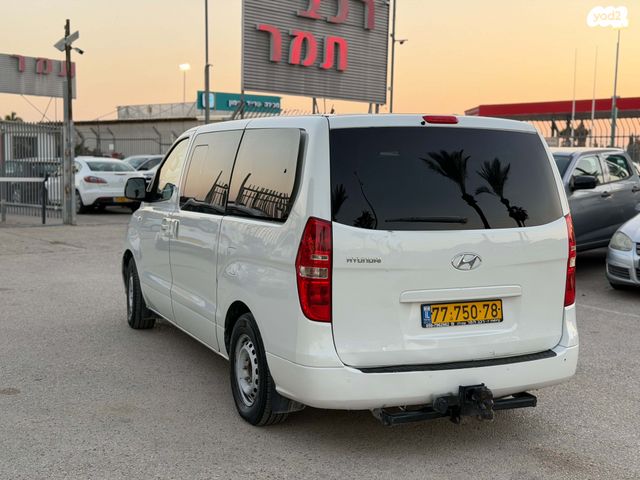 יונדאי H-1 / i800