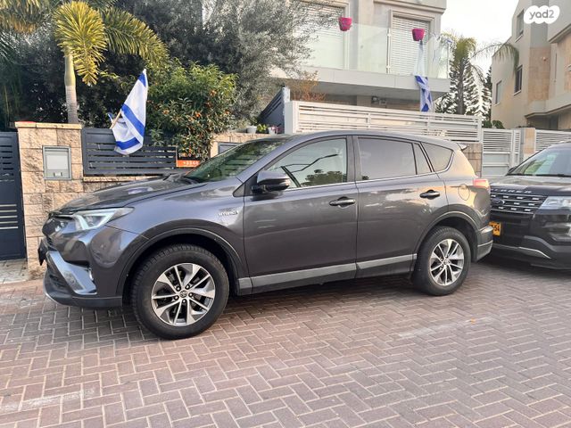 טויוטה RAV4