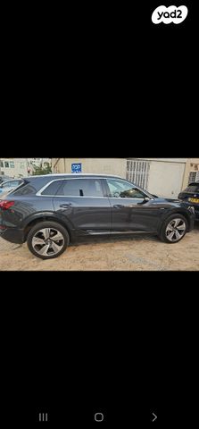 מודעת רכב אאודי E-tron