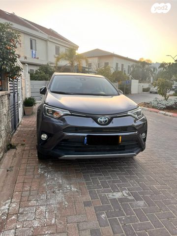 טויוטה RAV4