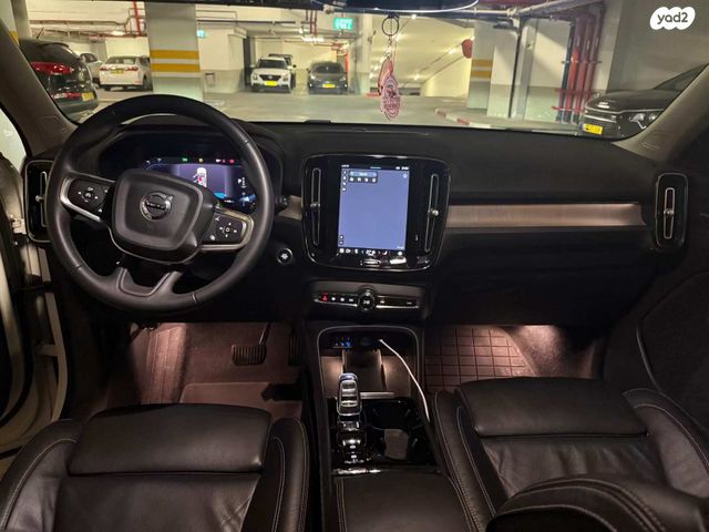 וולוו XC40