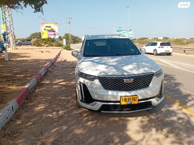 קאדילק XT6