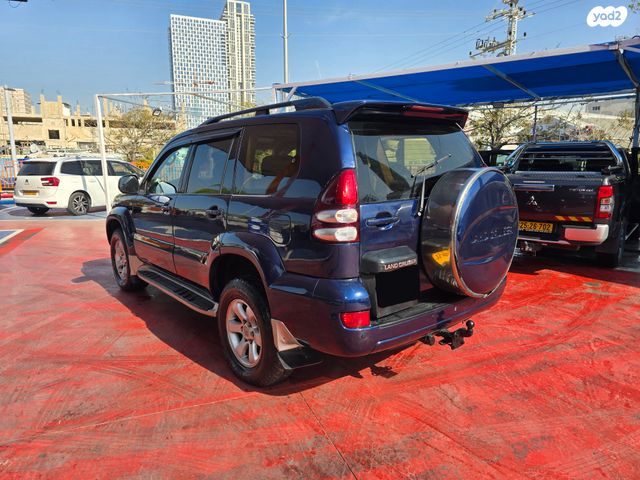 טויוטה לנד קרוזר