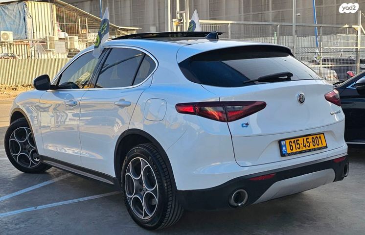 אלפא רומיאו סטלביו