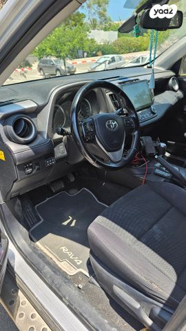 טויוטה RAV4