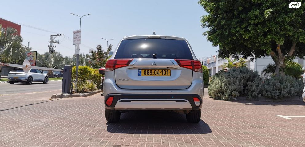 מיצובישי אאוטלנדר