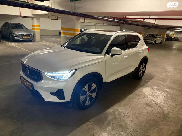 מודעת רכב וולוו XC40