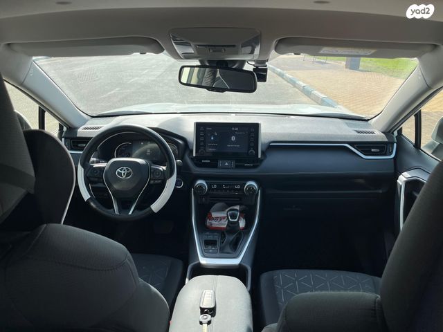 טויוטה RAV4