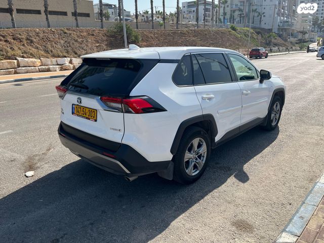 טויוטה RAV4