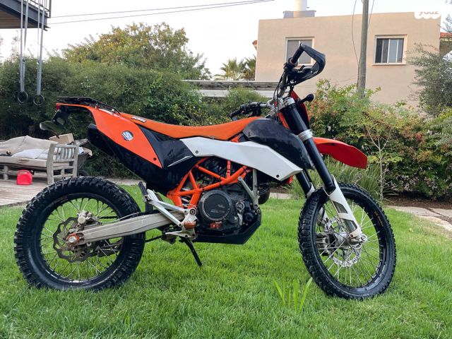 מודעת רכב KTM Enduro 690R